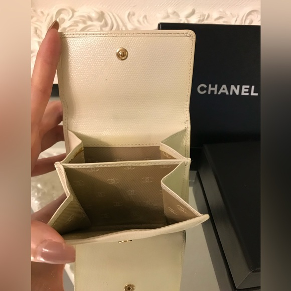 Authentic Chanel CC Logo White Caviar Leather Tri-Fold Compact Vintage Wallet - Picture 11 of 12